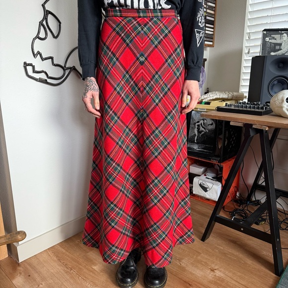 Vintage Dresses & Skirts - Vintage 70s Scottish Red Tartan Plaid High Waisted Wool Maxi Skirt ~ Size Small